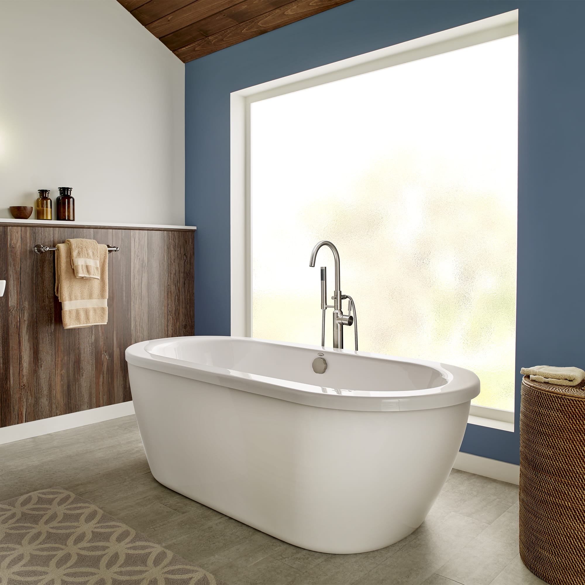 Cadet® 66 x 32-Inch Freestanding Bathtub With Drain Chrome Finish